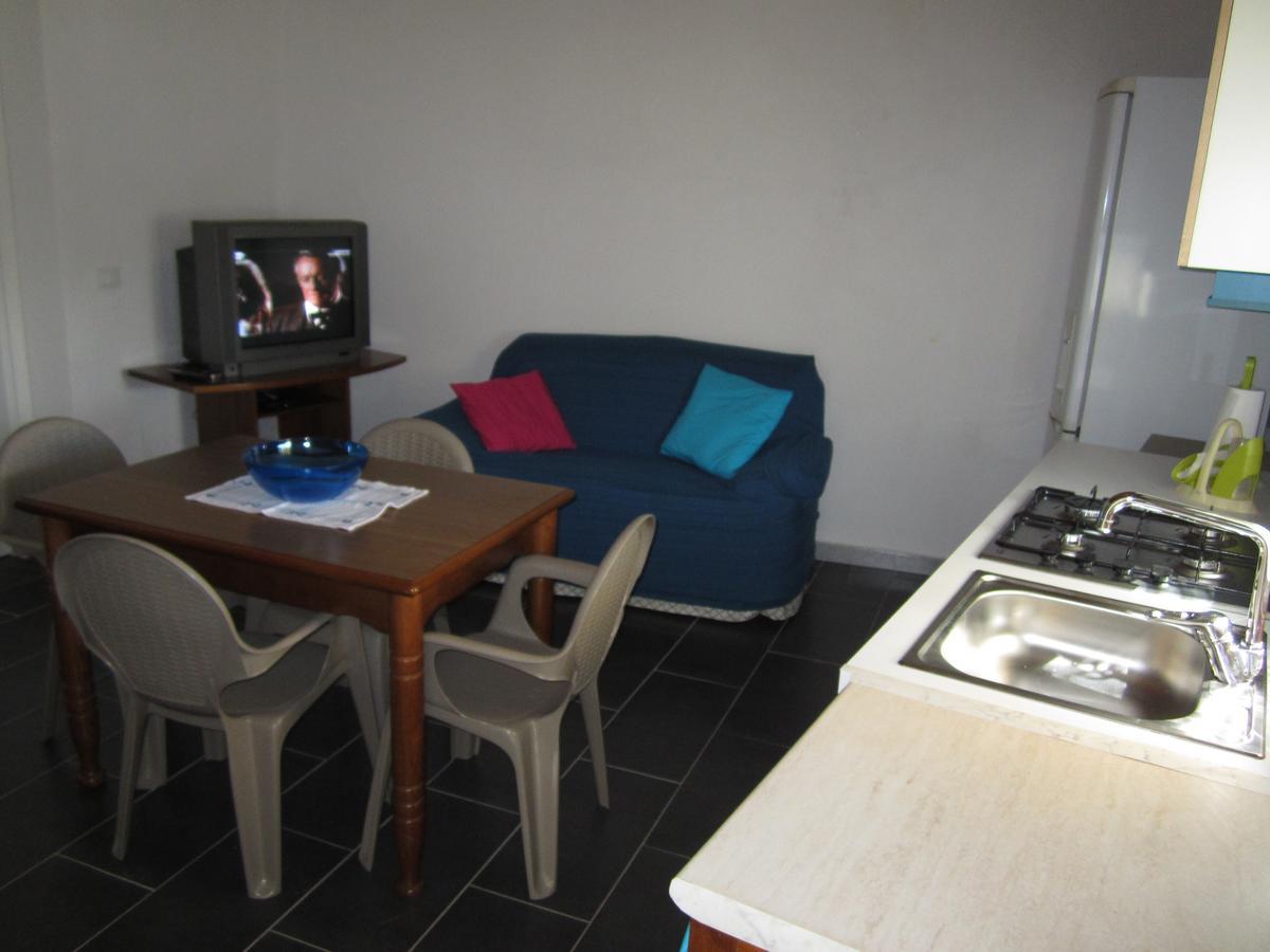 Casa Vacanze Daisy Trappeto  Eksteriør billede